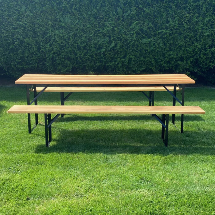 Pivní set sestávající z 2x lavice a stolu o délce 220cm