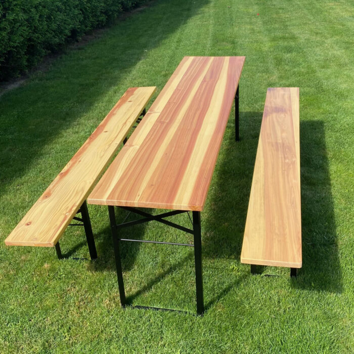 Pivní set sestávající z 2x lavice a stolu o délce 220cm